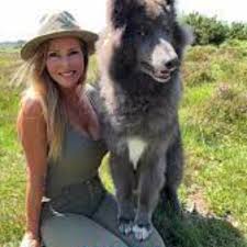 Two Wolf One Girl Viral Video Original Link , 2 Wolf 1 Girl Viral Original Download Link